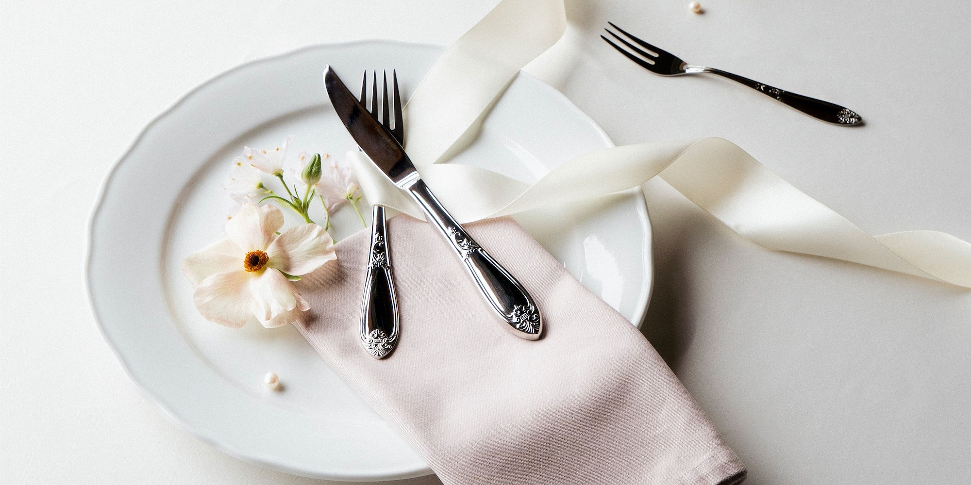Elegant bestickset från Hardanger Bestikk - perfekt bröllopspresent för generationer